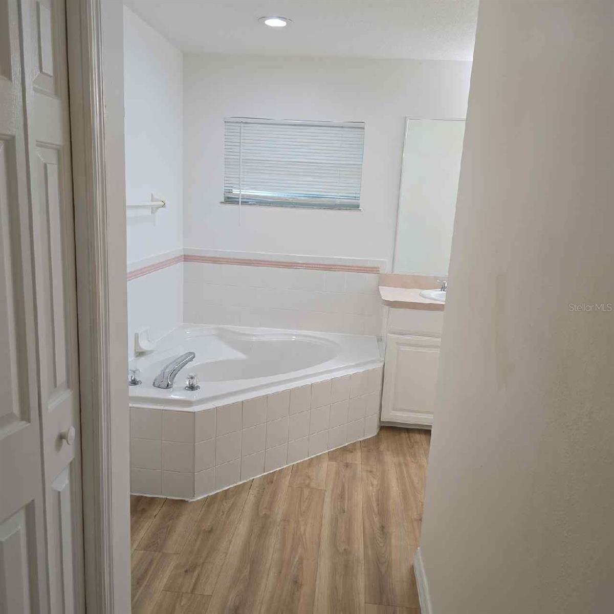 Image 15 of 23 For 1025 Lake Hamilton Drive