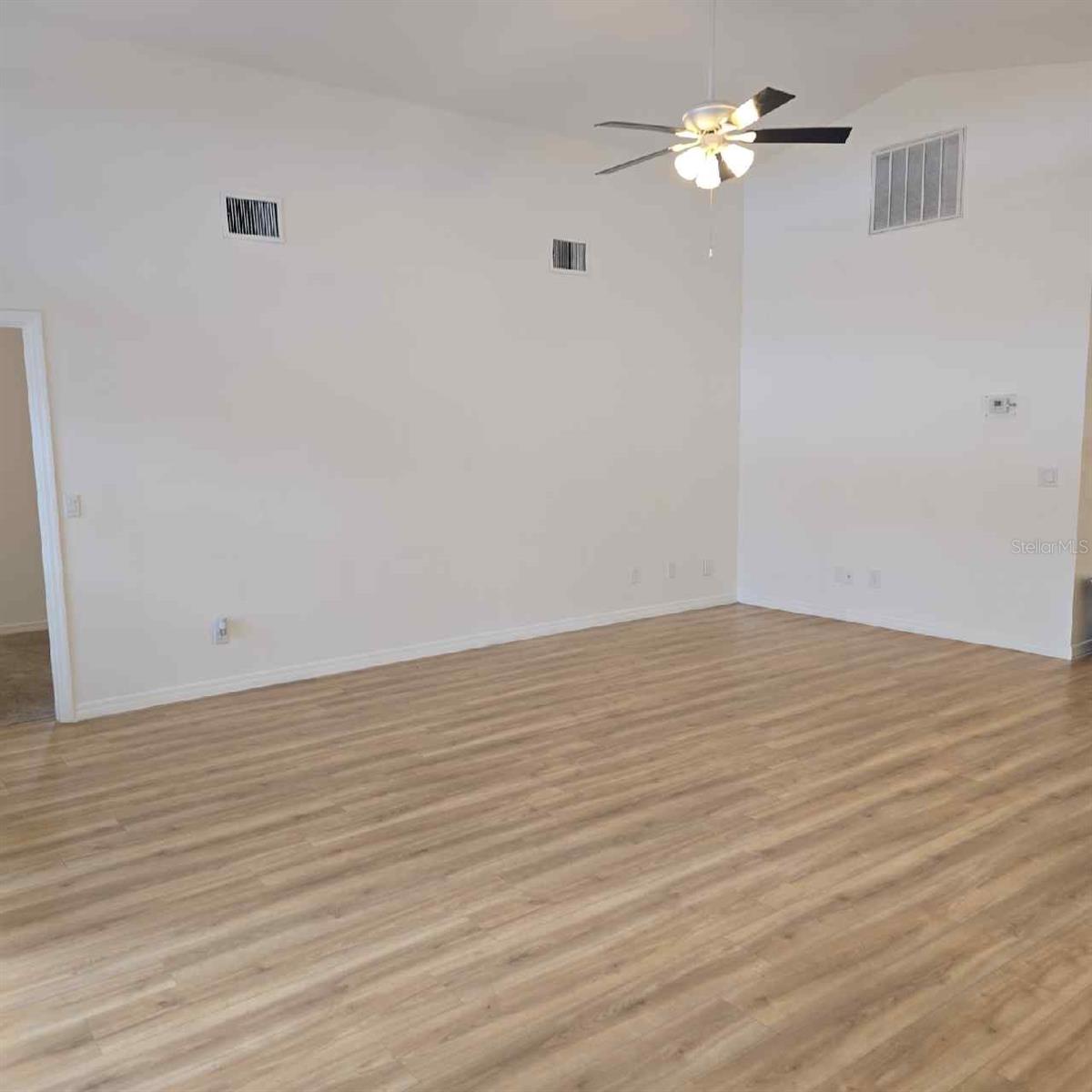 Image 7 of 23 For 1025 Lake Hamilton Drive
