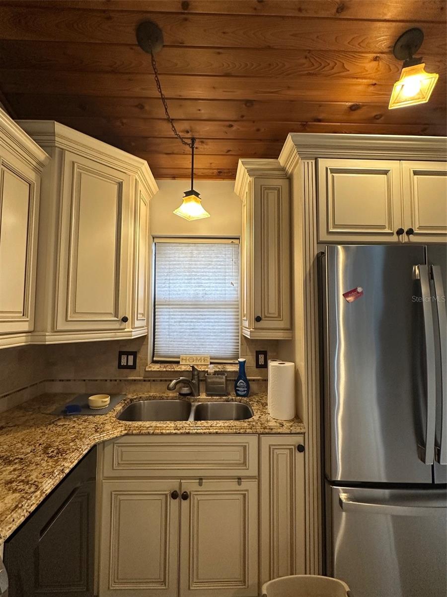 Image 6 of 23 For 48 Aspen Drive 48