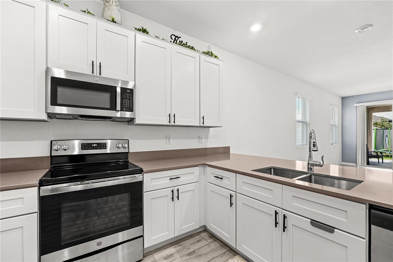 Image 10 of 34 For 840 Grant Street