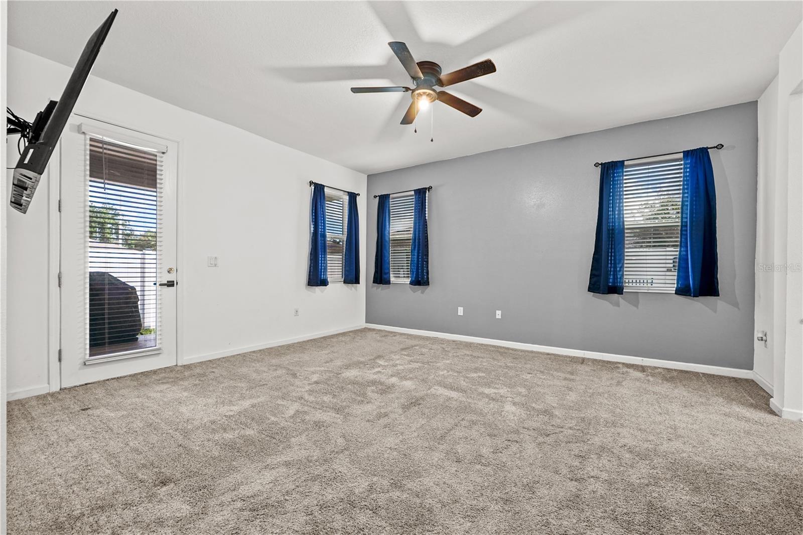 Image 12 of 34 For 840 Grant Street