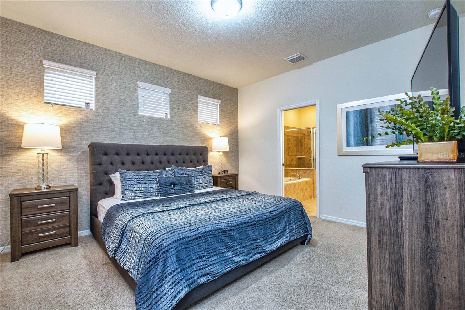 Image 18 of 71 For 9021 Rhodes Street