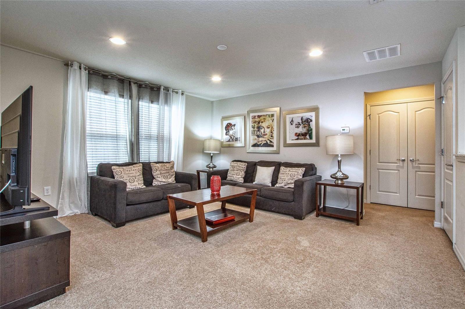 Image 26 of 71 For 9021 Rhodes Street