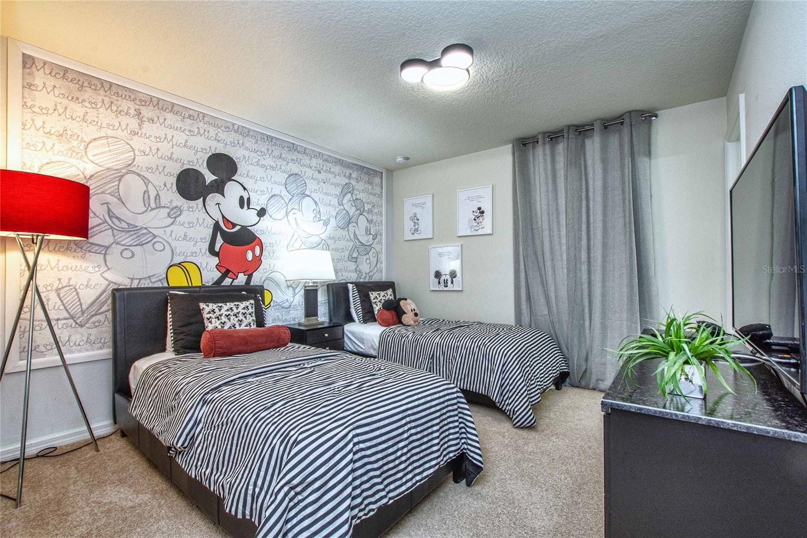 Image 29 of 71 For 9021 Rhodes Street