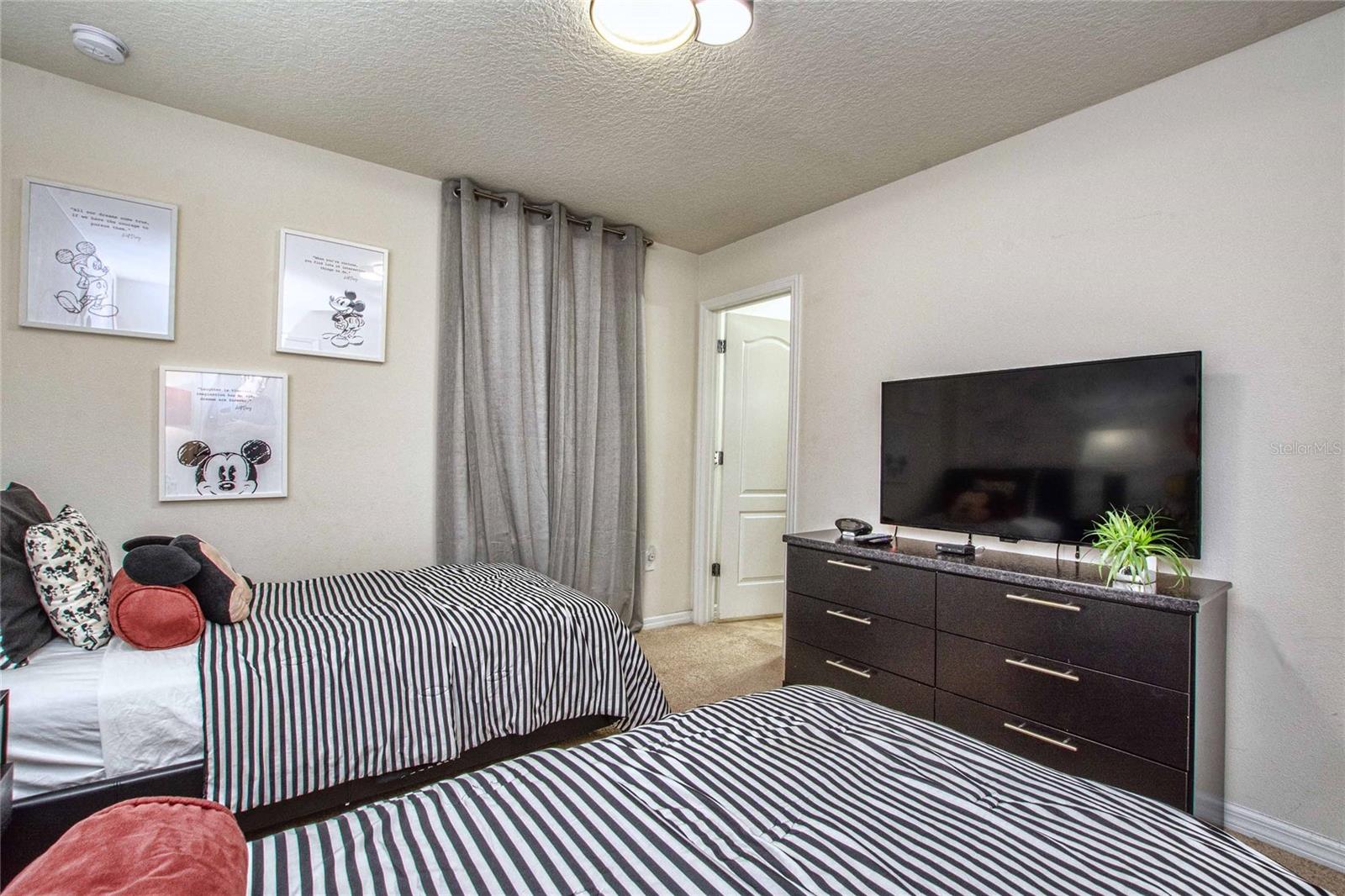 Image 30 of 71 For 9021 Rhodes Street