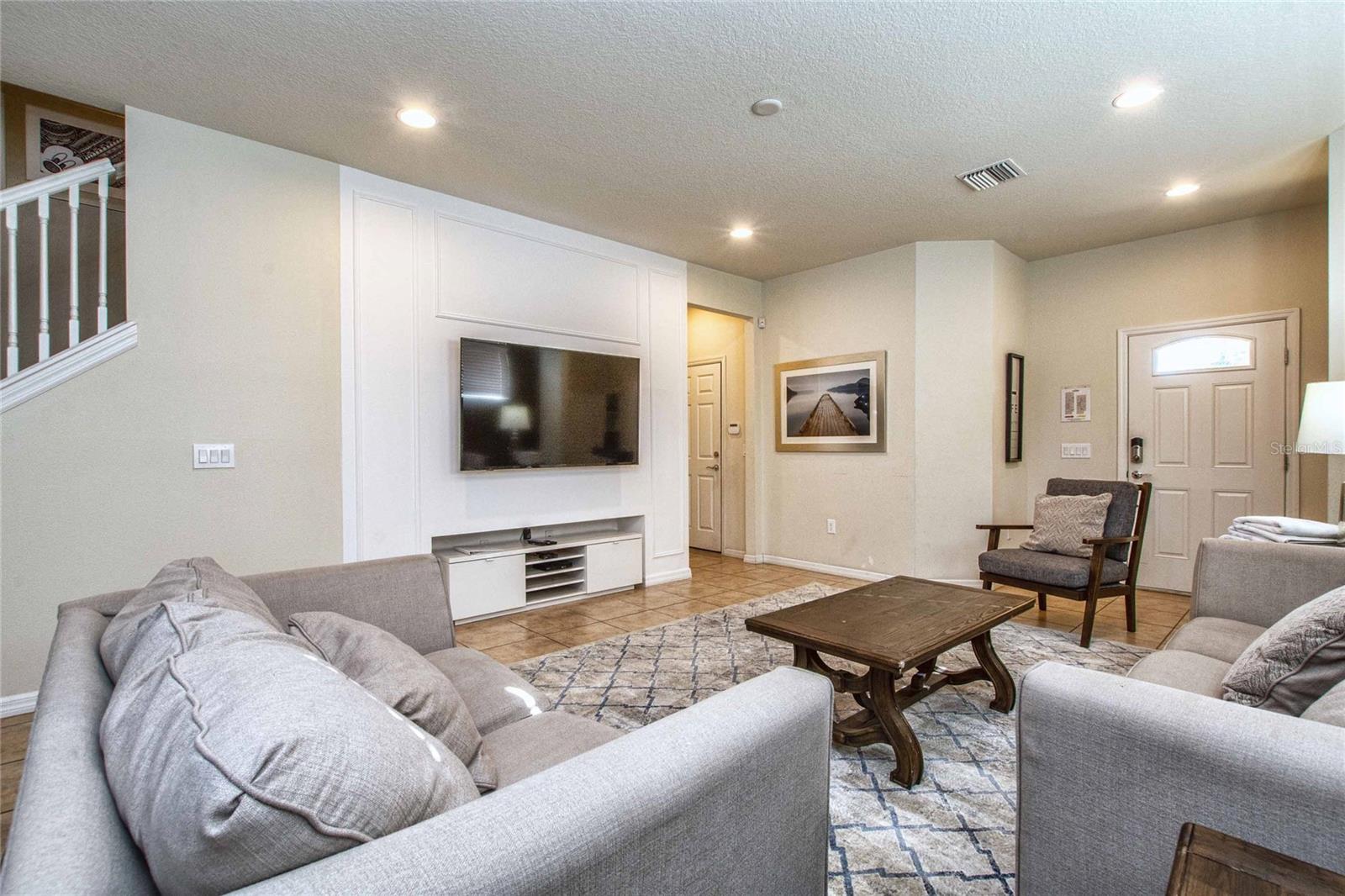 Image 6 of 71 For 9021 Rhodes Street