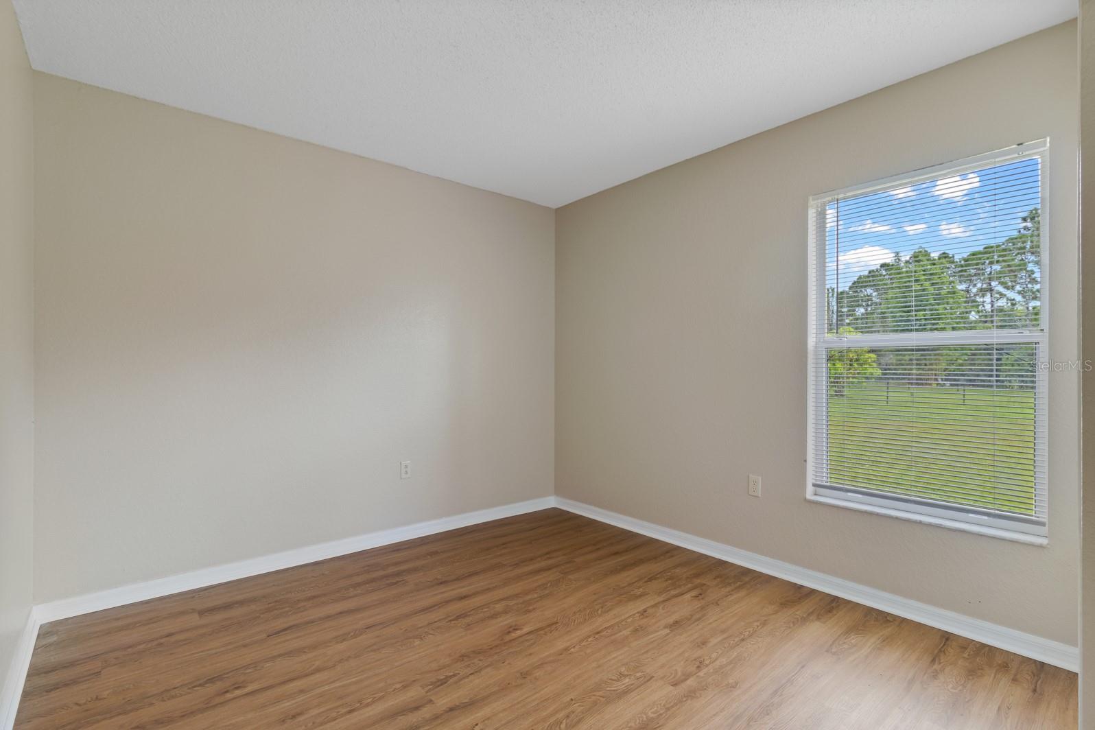 Image 20 of 35 For 723 Hawk Lane