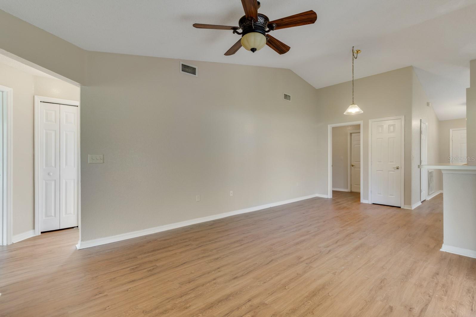 Image 23 of 35 For 723 Hawk Lane