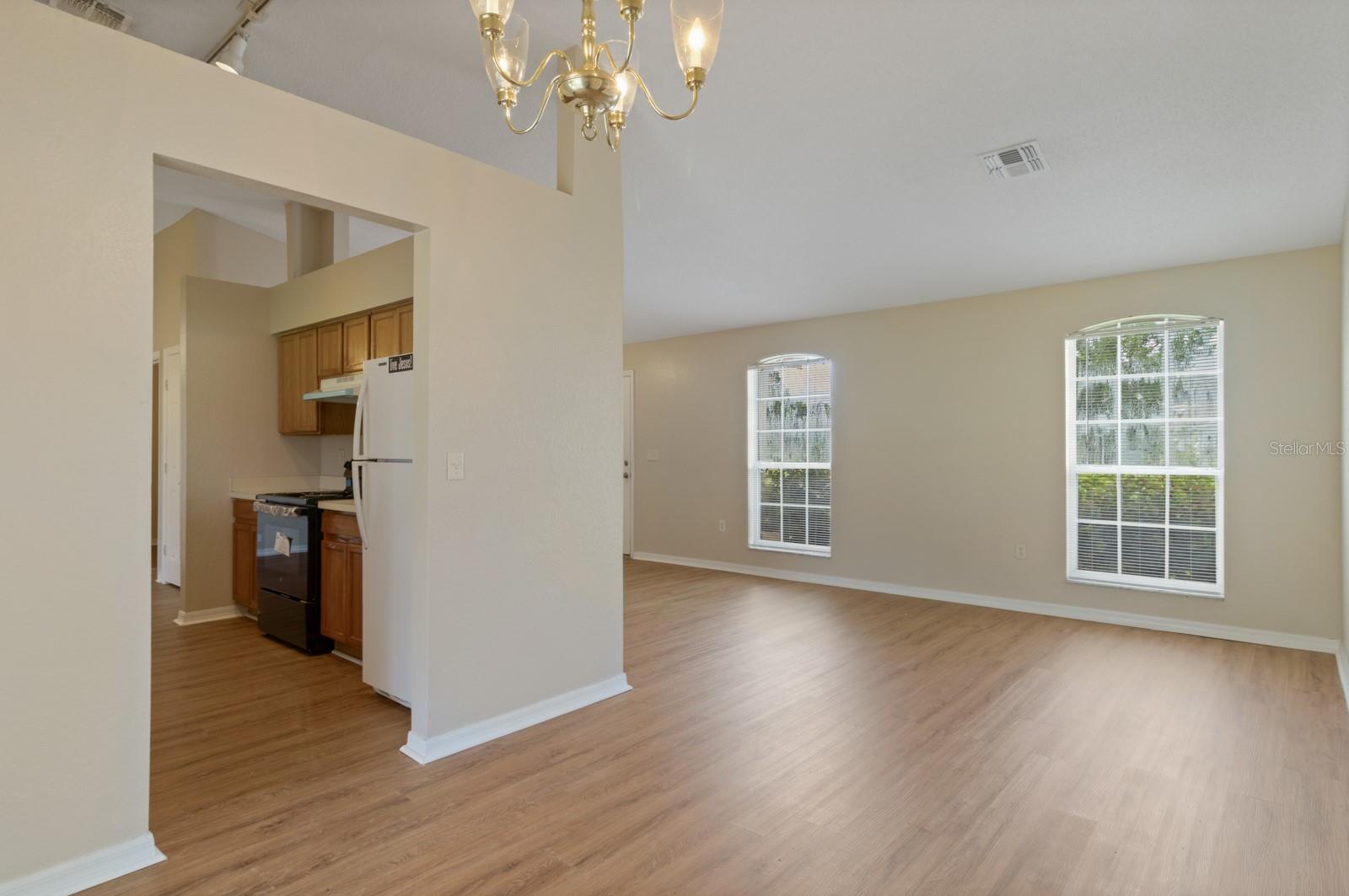 Image 28 of 35 For 723 Hawk Lane