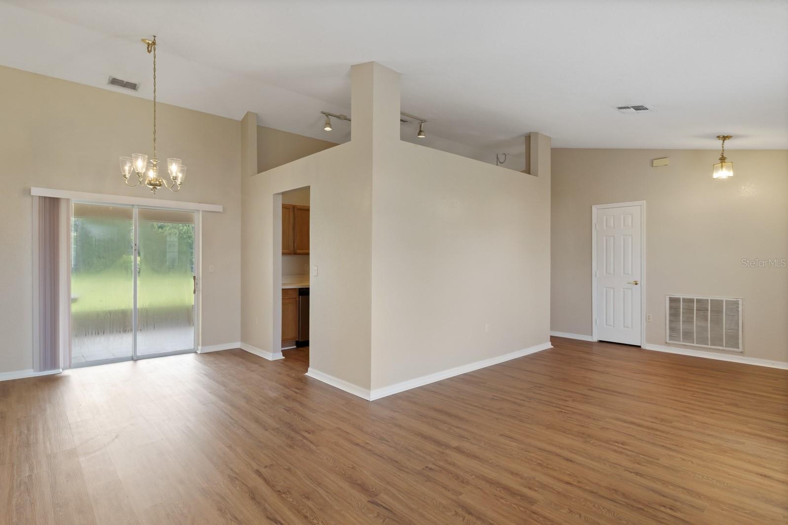 Image 29 of 35 For 723 Hawk Lane