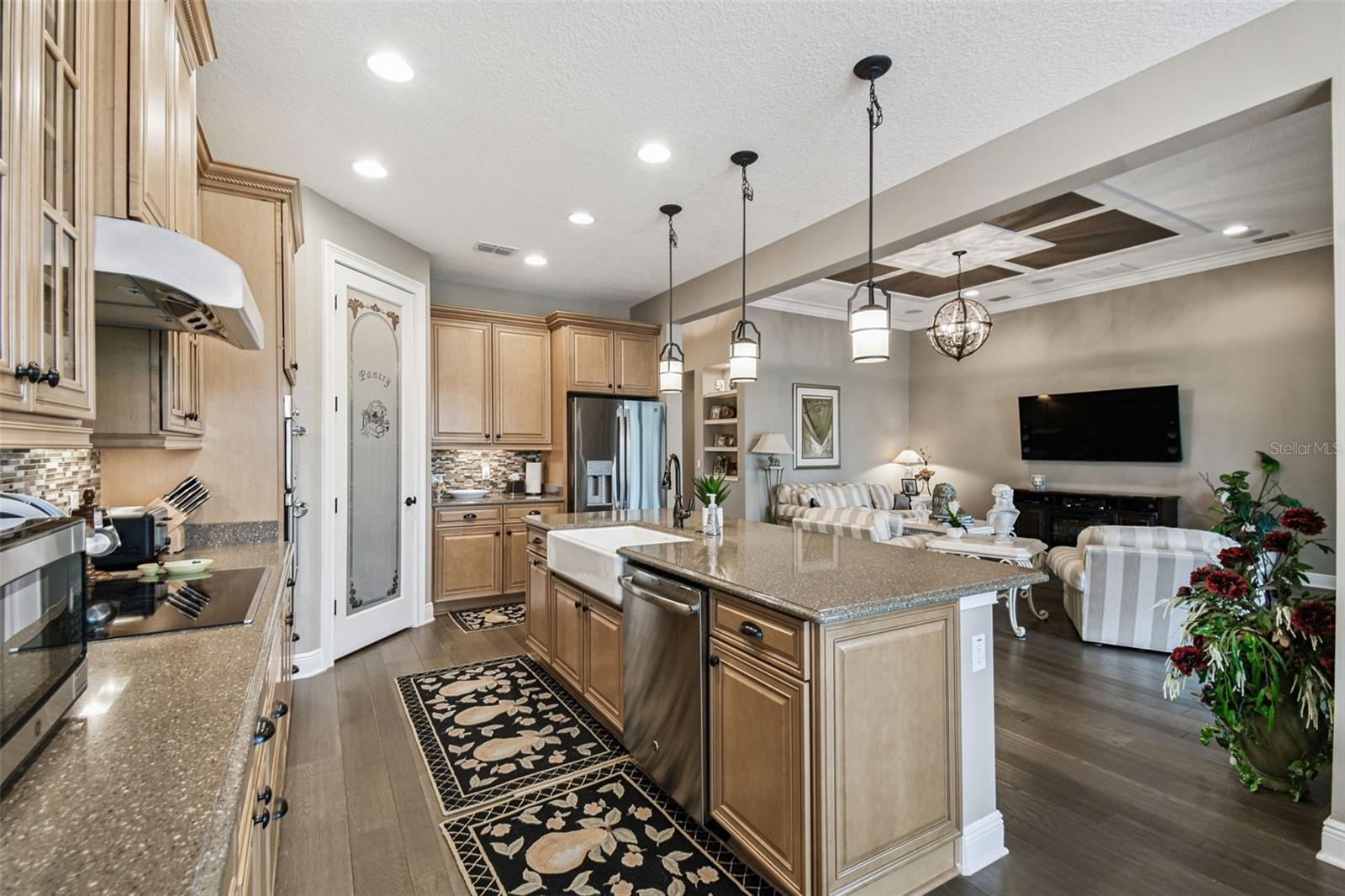 Image 12 of 65 For 519 Tapatio Lane