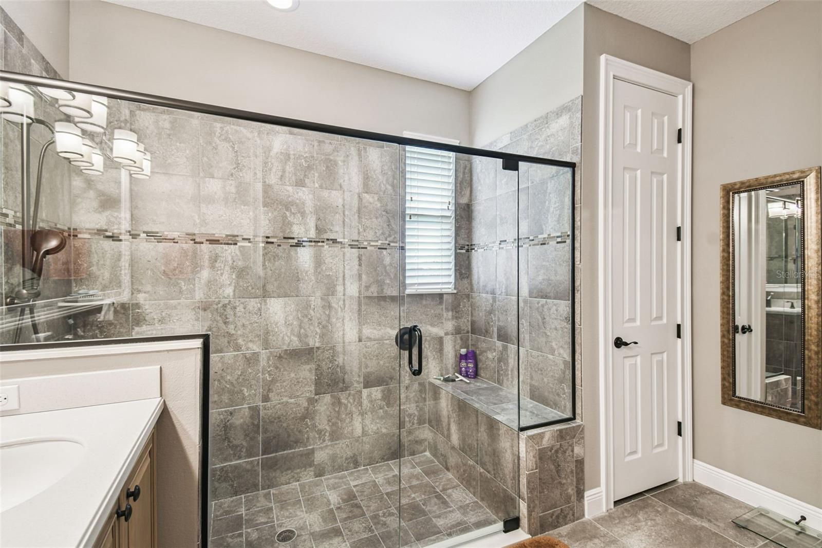 Image 22 of 65 For 519 Tapatio Lane