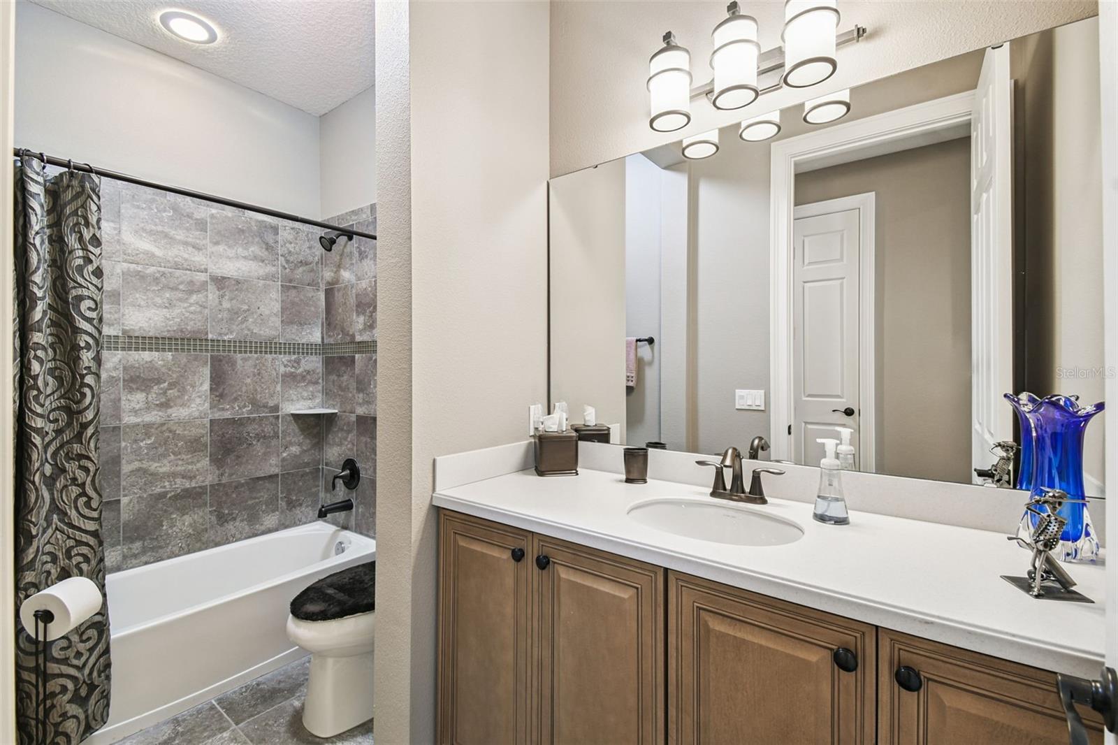 Image 39 of 65 For 519 Tapatio Lane