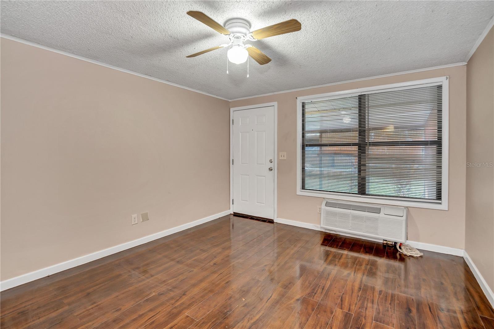 Image 3 of 11 For 4031 Michigan Street 4031