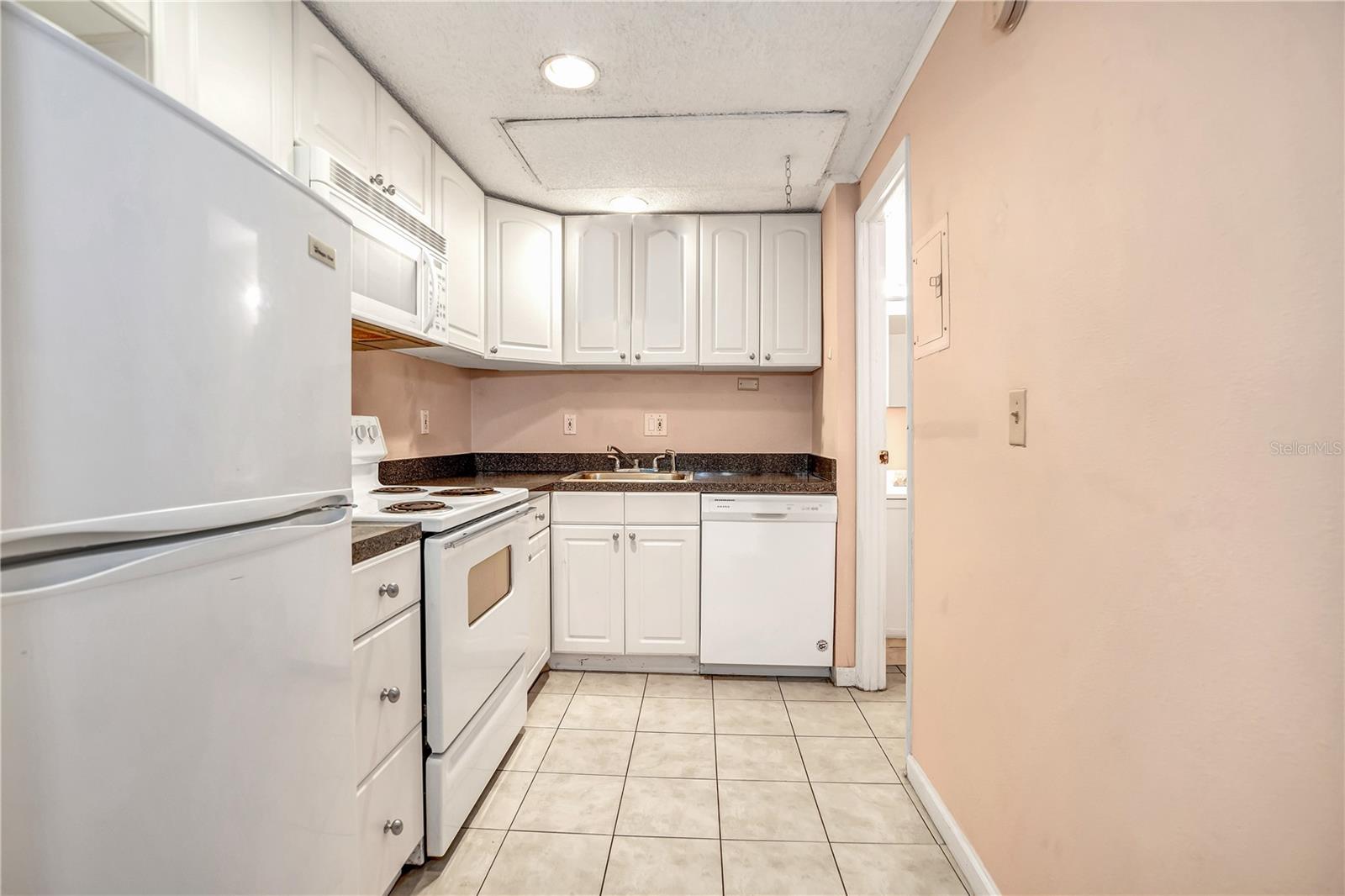 Image 5 of 11 For 4031 Michigan Street 4031