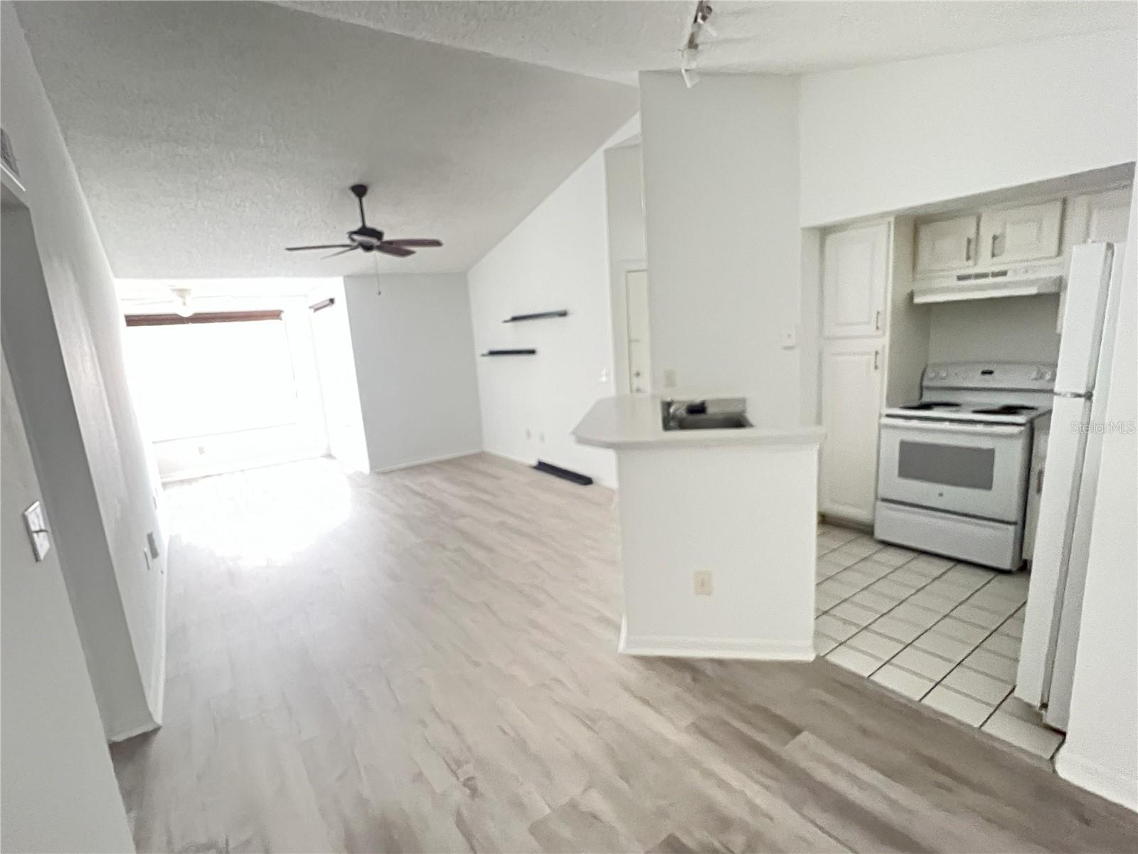 Image 2 of 10 For 5737 Gatlin Avenue 424