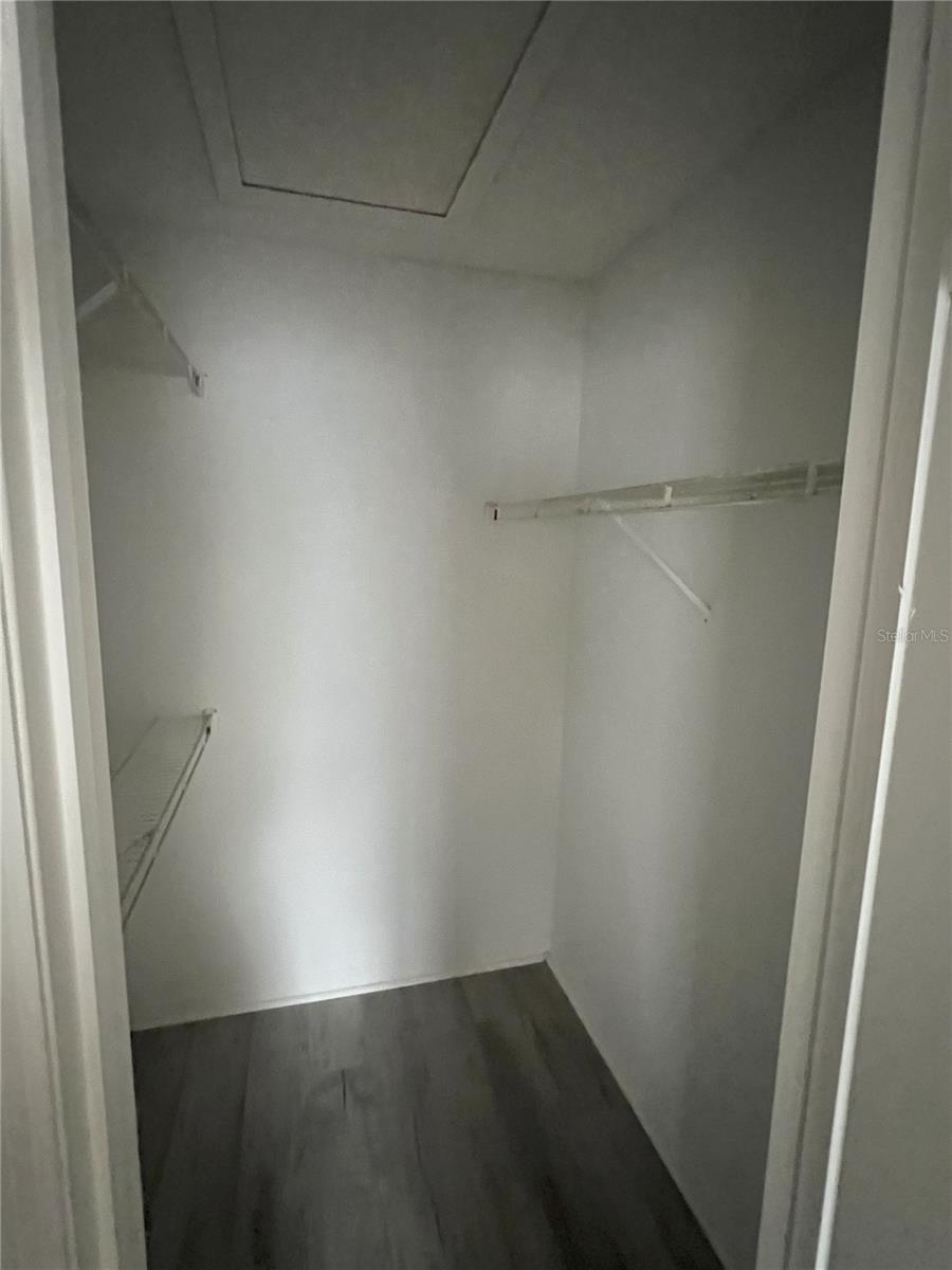 Image 5 of 10 For 5737 Gatlin Avenue 424