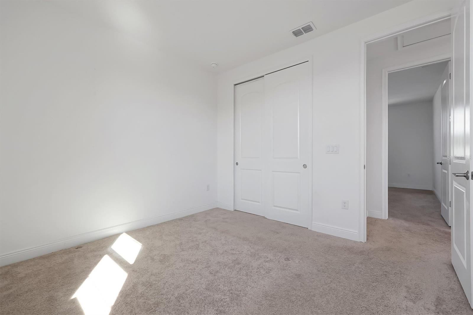 Image 33 of 59 For 5200 Myrtleleaf Court