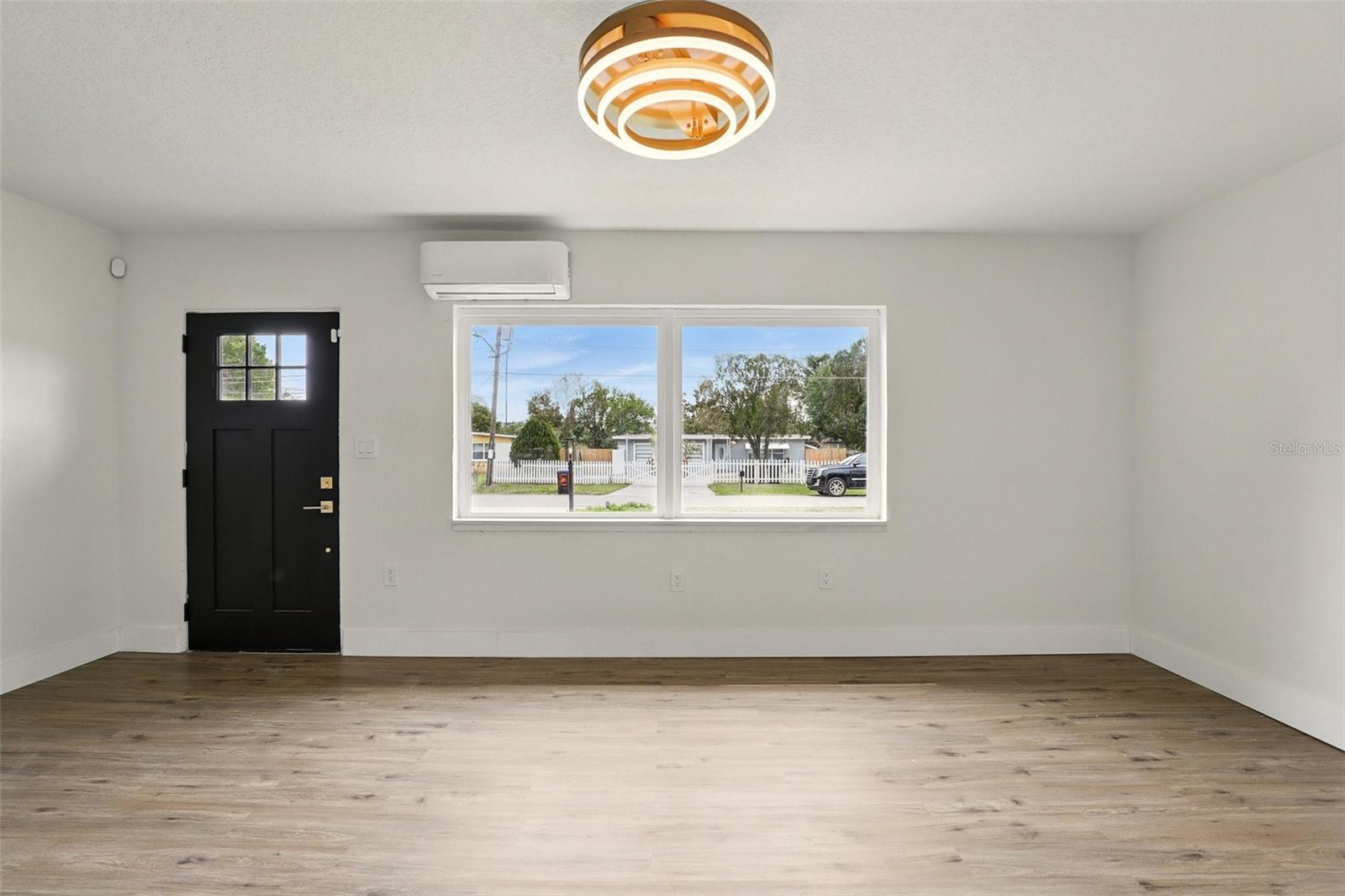 Image 5 of 16 For 2013 Pineway Drive