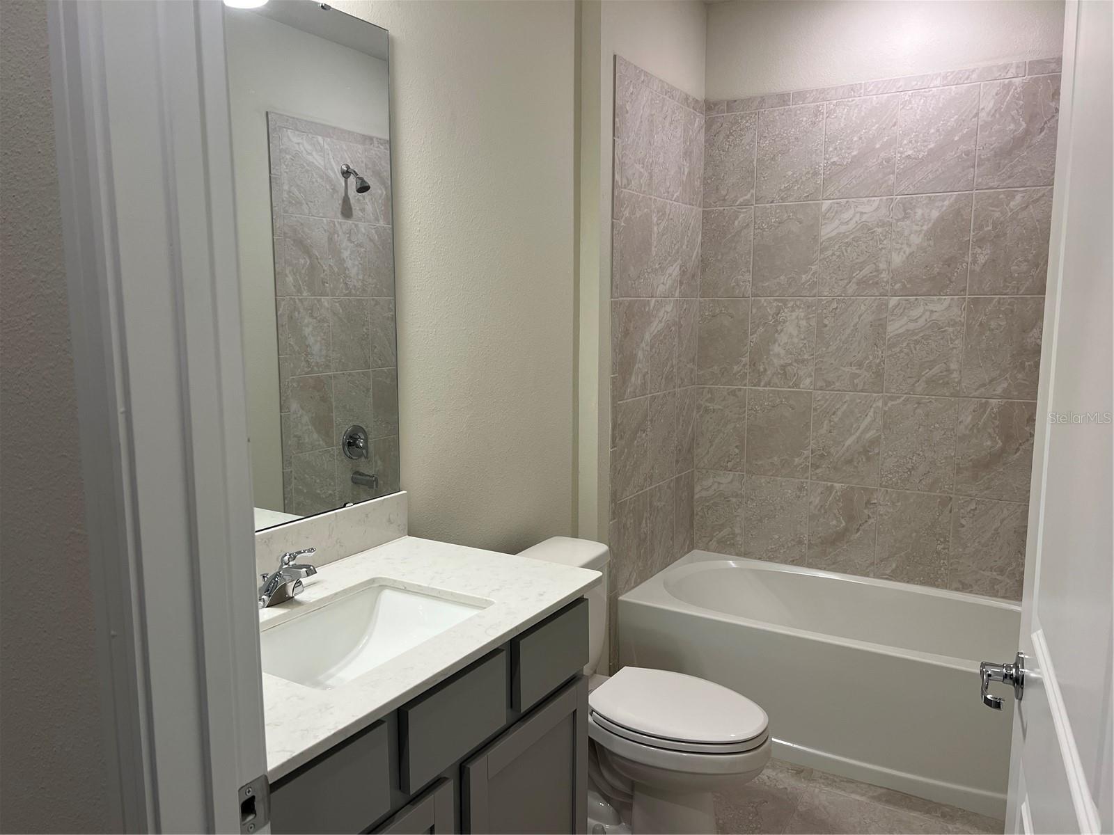 Image 18 of 31 For 2007 Alluring Lane