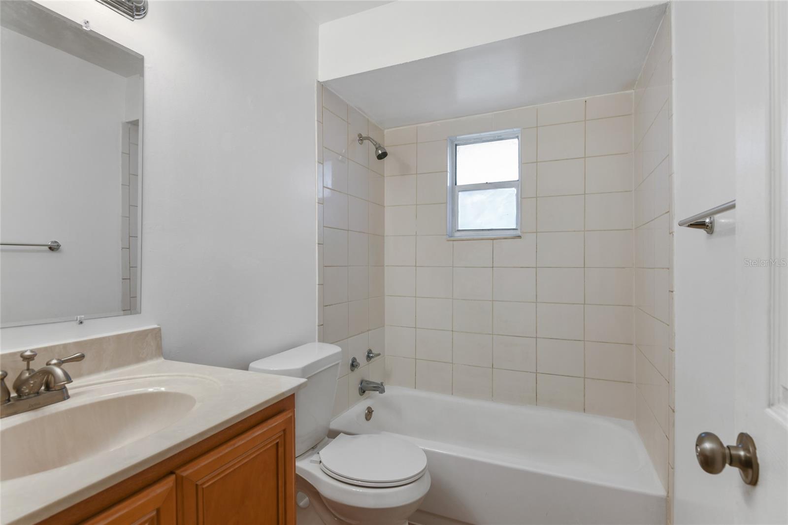 Image 5 of 6 For 408 Rosland Drive