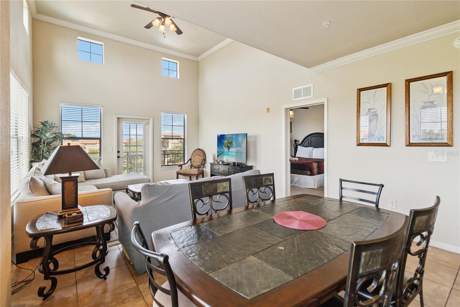 Image 12 of 31 For 907 Charo Parkway 934