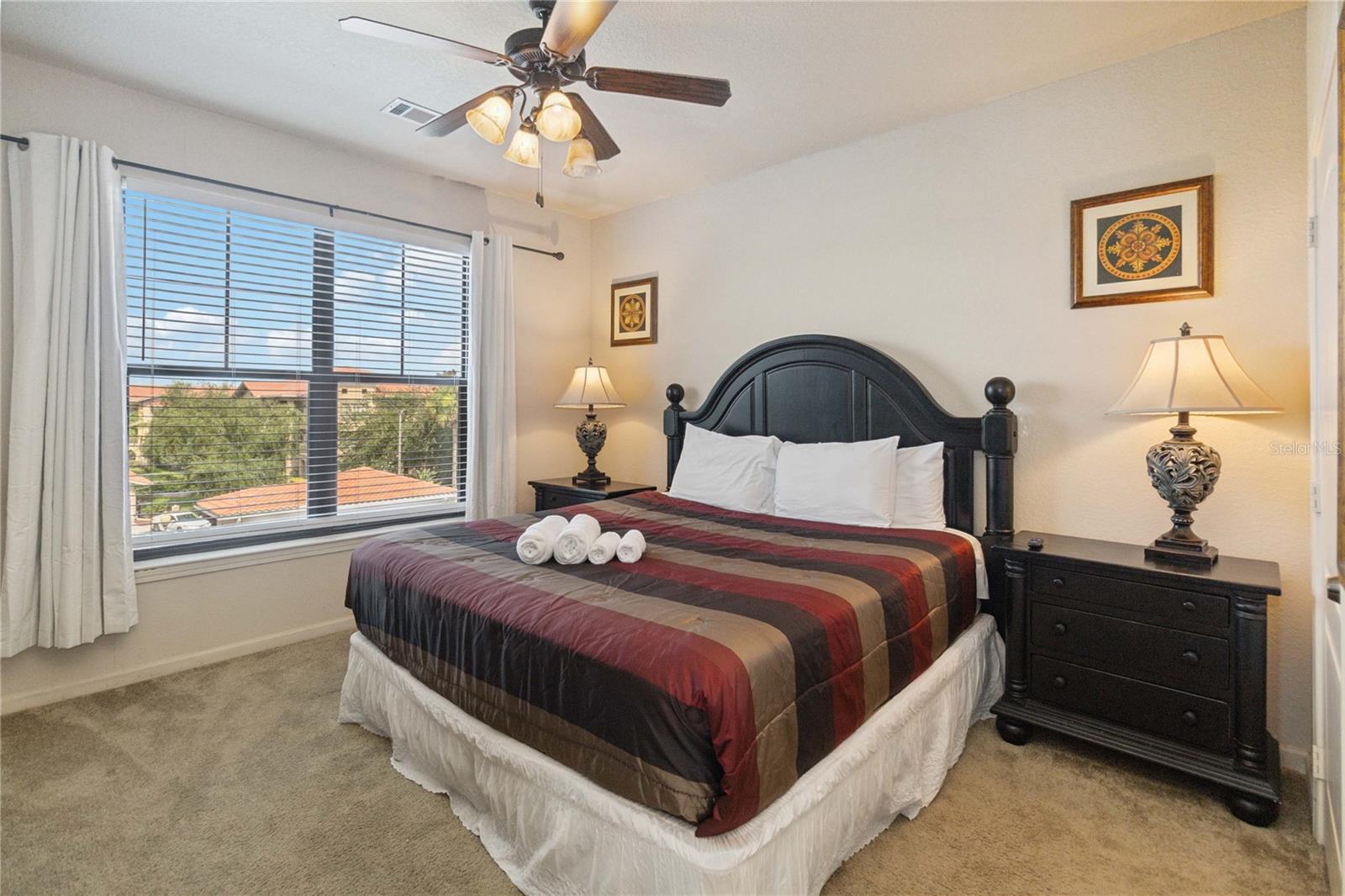 Image 16 of 31 For 907 Charo Parkway 934