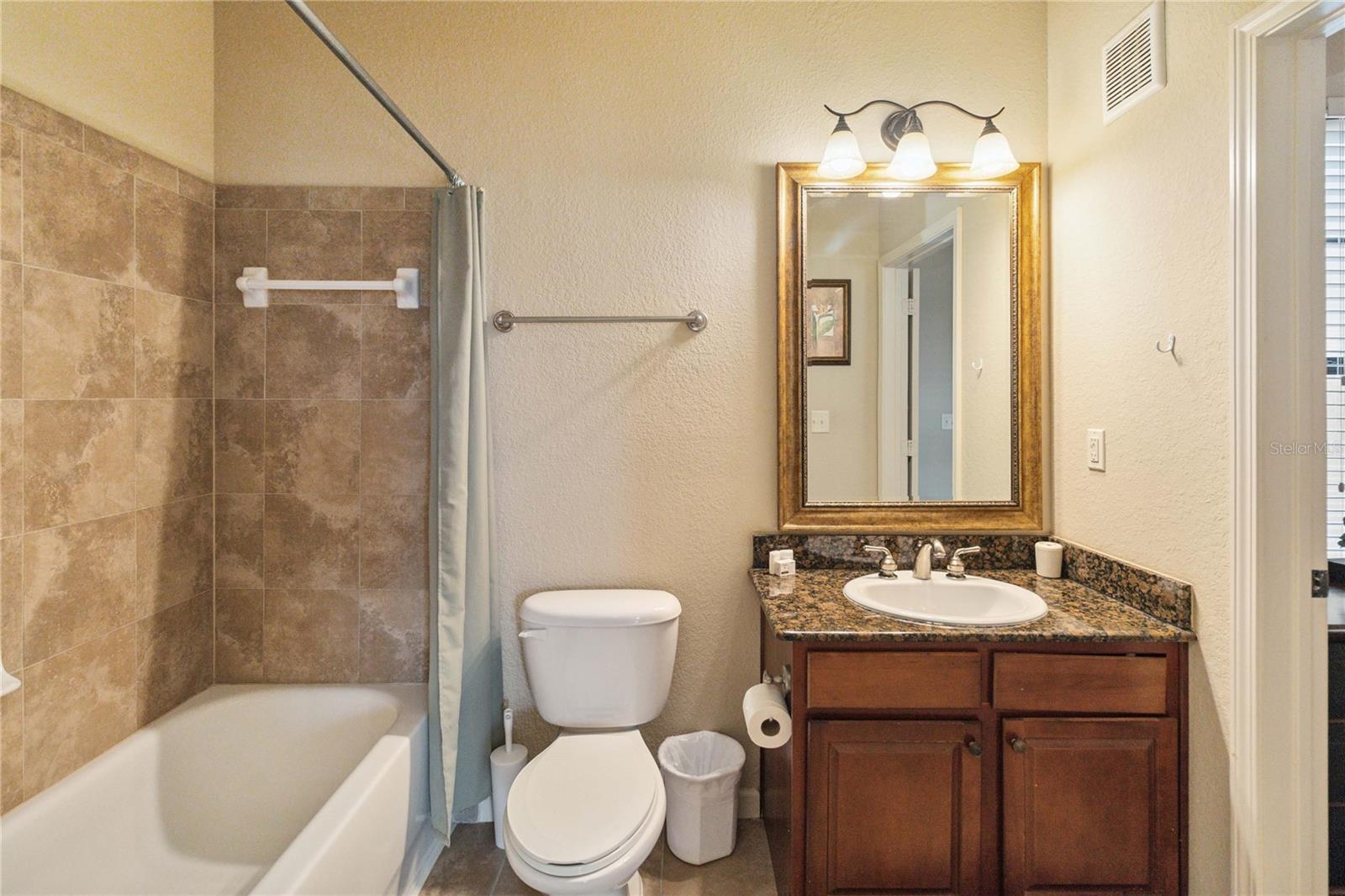 Image 24 of 31 For 907 Charo Parkway 934