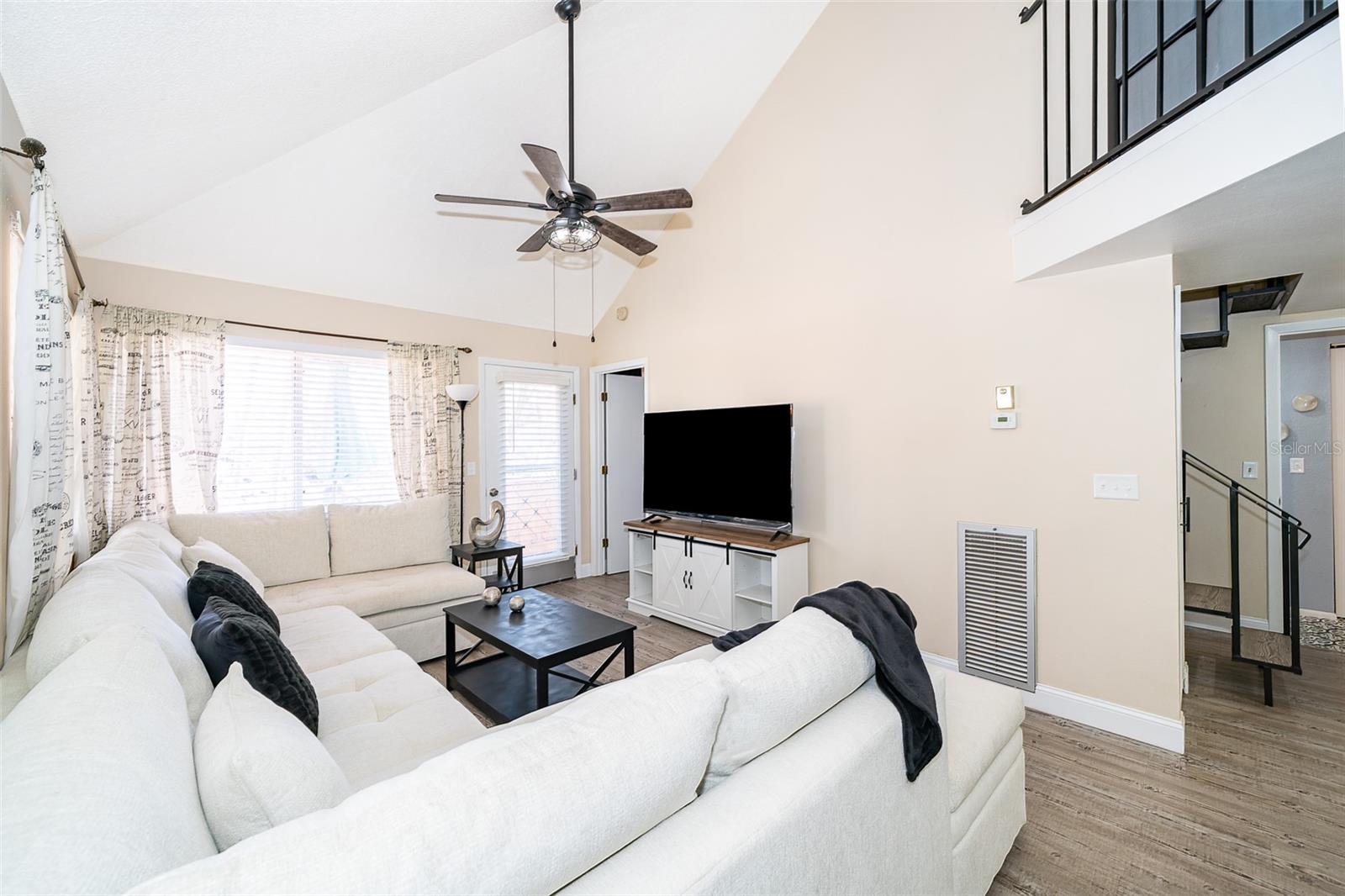 Image 18 of 27 For 8507 Waterview Way