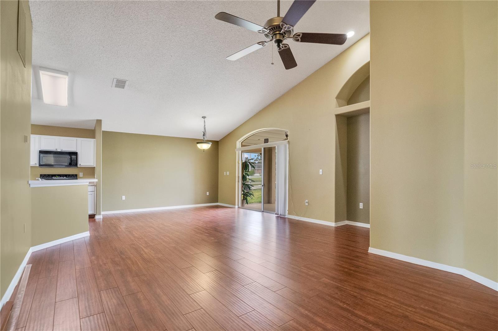 Image 5 of 21 For 1217 Jaybee Avenue