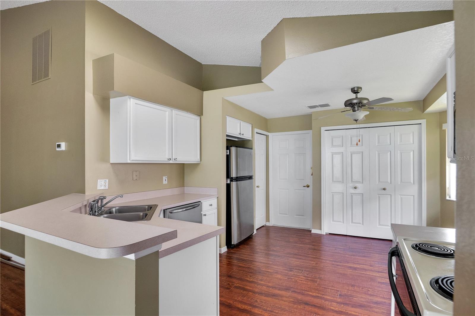Image 7 of 21 For 1217 Jaybee Avenue