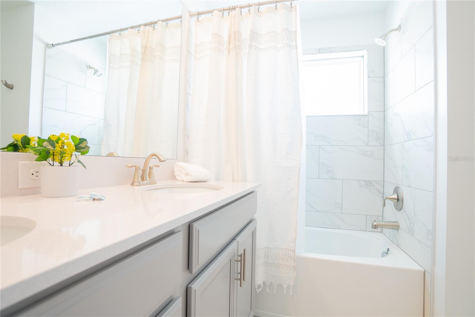 Image 26 of 49 For 974 Splash Shot Place