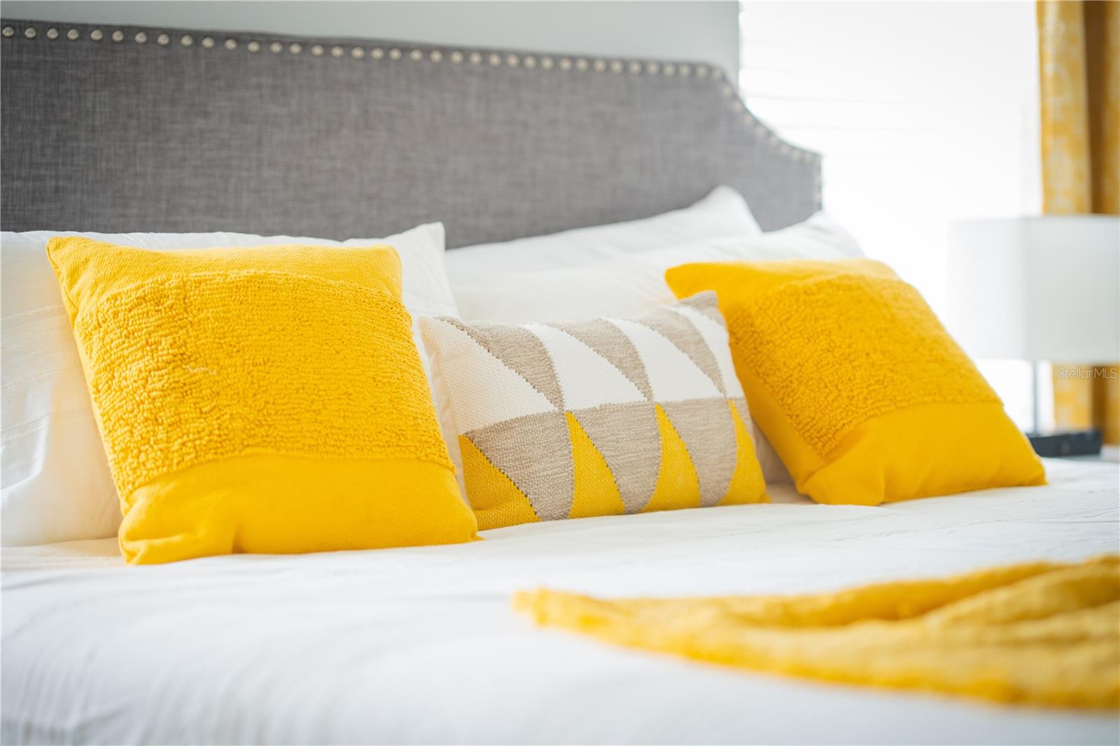 Image 5 of 49 For 974 Splash Shot Place