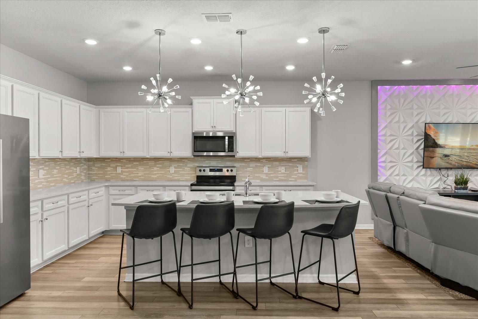 Image 6 of 70 For 2210 Lelani Circle