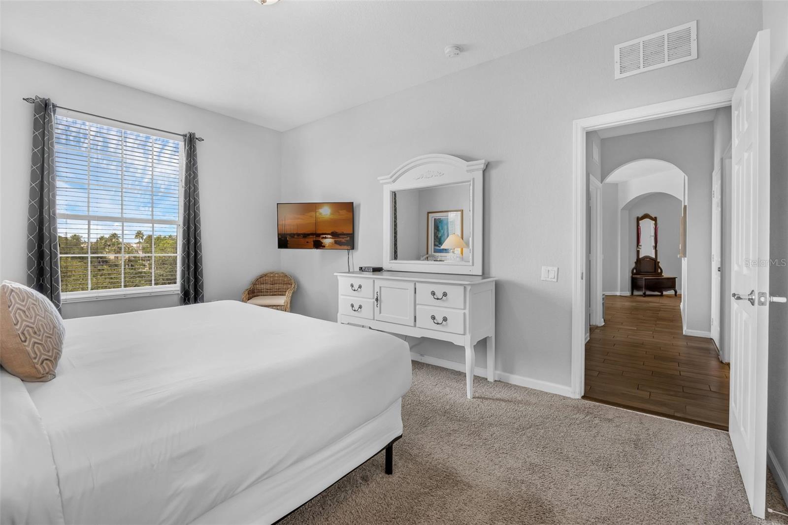 Image 18 of 81 For 5000 Cayview Avenue 30408