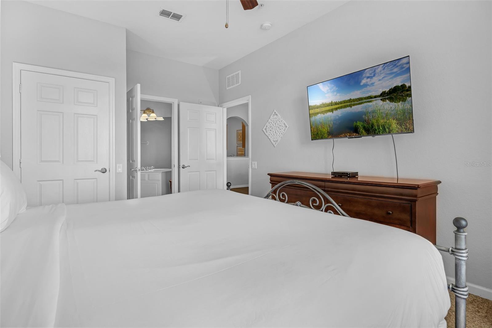 Image 21 of 81 For 5000 Cayview Avenue 30408