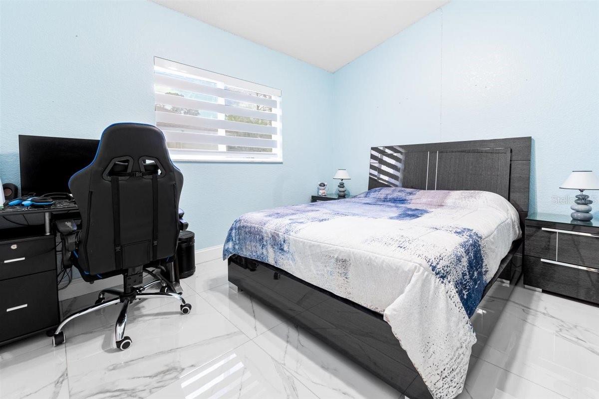 Image 16 of 30 For 17010 Toledo Blade Boulevard
