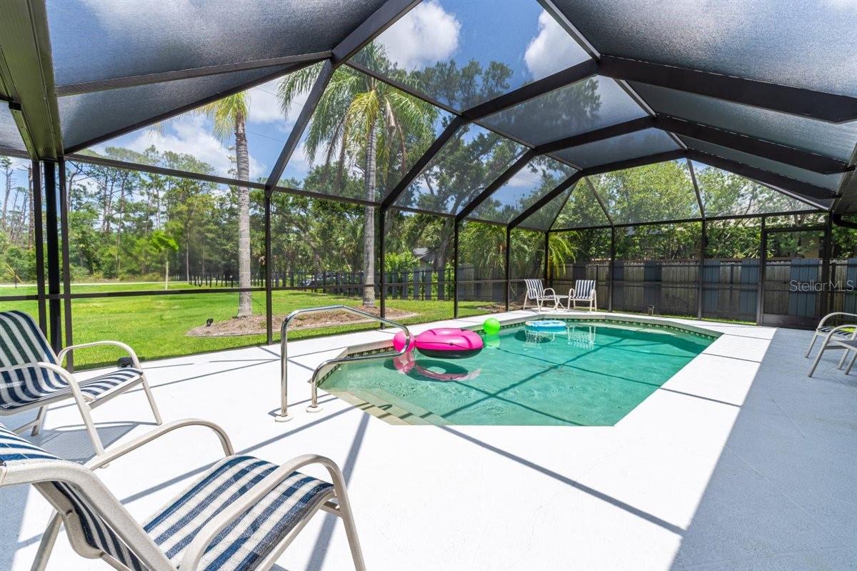 Image 4 of 30 For 17010 Toledo Blade Boulevard