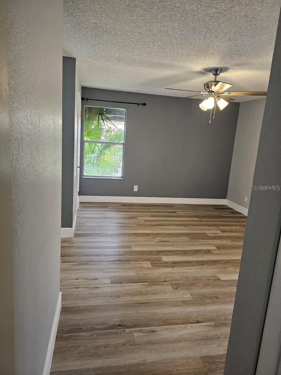 Image 11 of 13 For 5132 Conroy Road 932