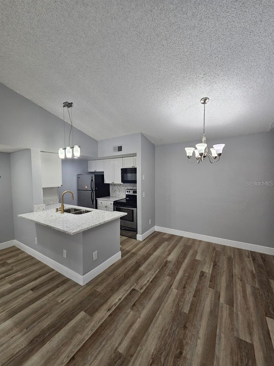 Image 4 of 13 For 5132 Conroy Road 932