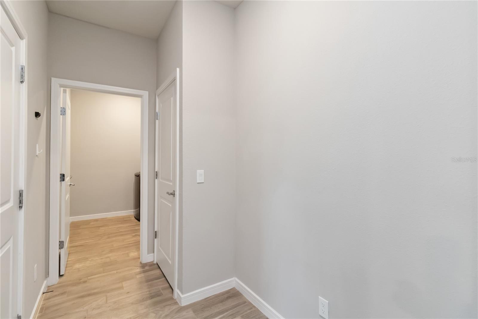 Image 33 of 44 For 5641 Oak Knoll Drive