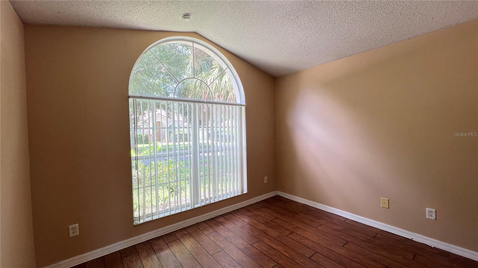 Image 6 of 48 For 3024 Samosa Hill Circle