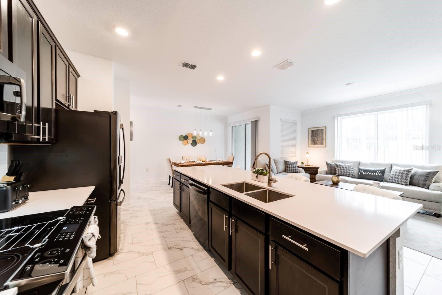 Image 23 of 33 For 1002 Splash Shot Place