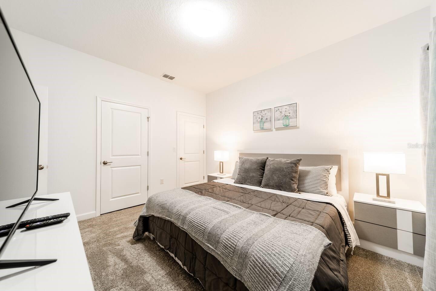 Image 30 of 33 For 1002 Splash Shot Place