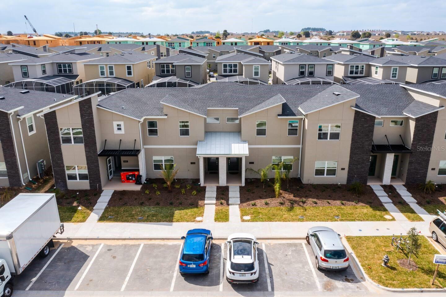 Image 4 of 33 For 1002 Splash Shot Place