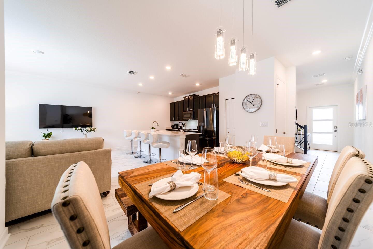 Image 6 of 33 For 1002 Splash Shot Place