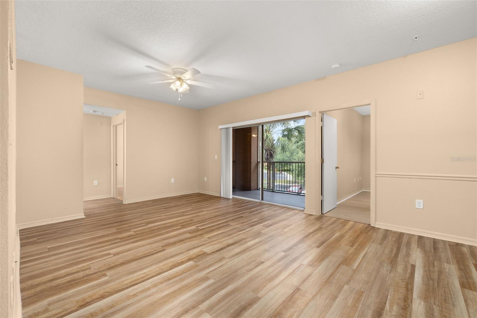 Image 13 of 53 For 5512 Metrowest Boulevard 201