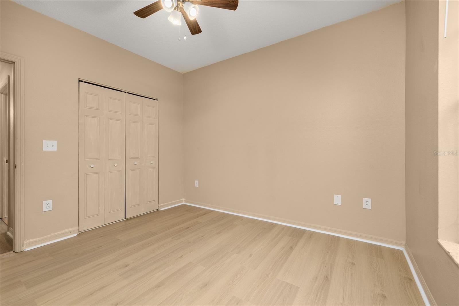 Image 25 of 53 For 5512 Metrowest Boulevard 201