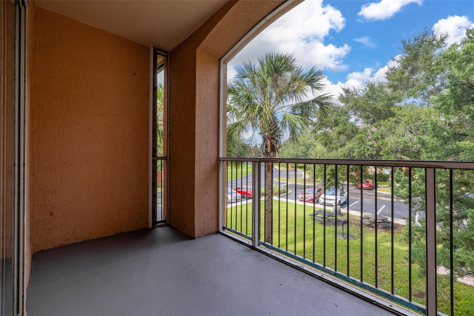 Image 30 of 53 For 5512 Metrowest Boulevard 201