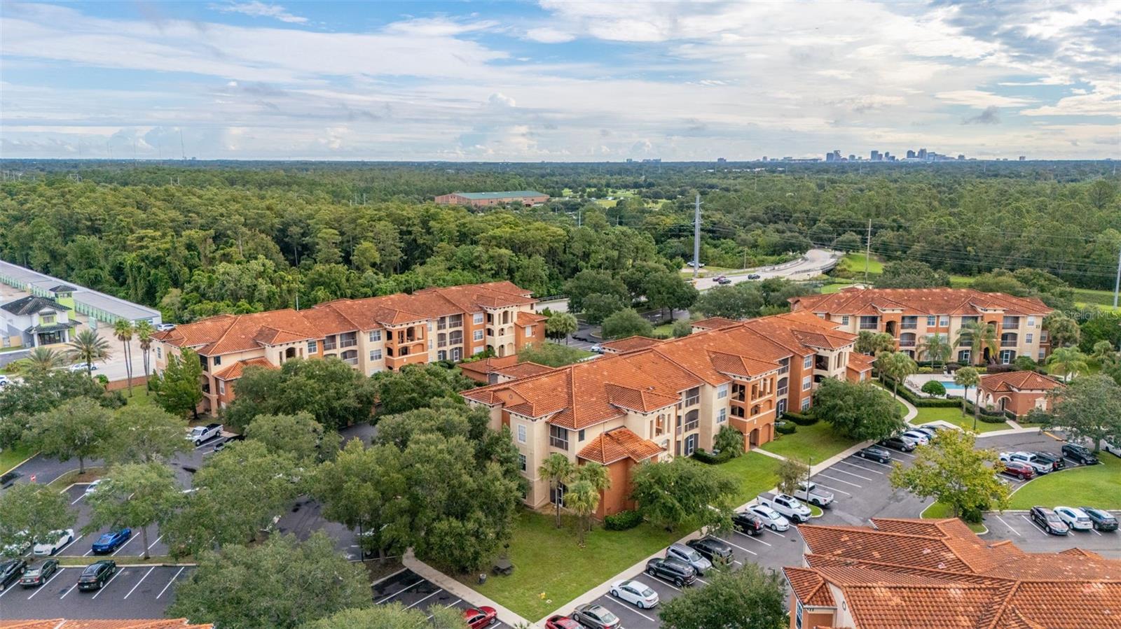 Image 34 of 53 For 5512 Metrowest Boulevard 201